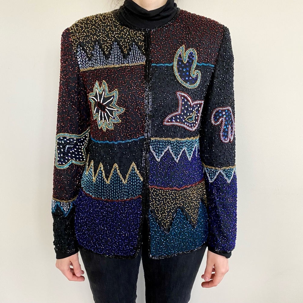 Vintage Allure 100% silk beaded abstract pattern jacket. 🖤